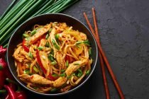 Hakka Chowmein Chicken